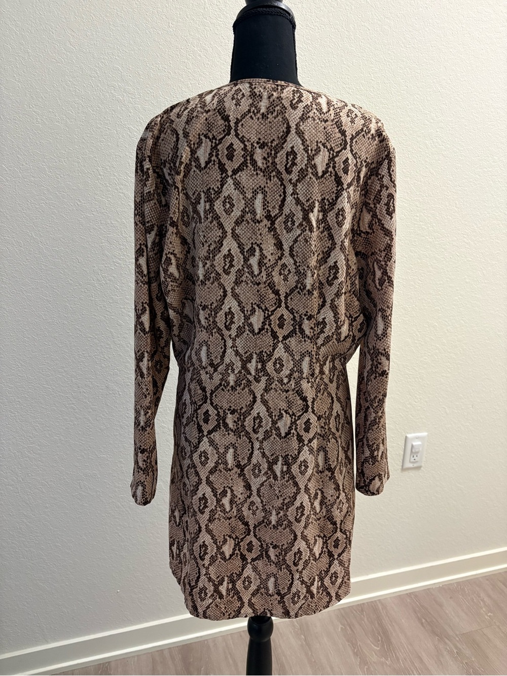 Snake Print Mini Dress with Front Twist - Picture 3 of 4